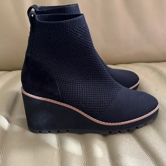 NWOT Eileen Fisher London Recycled Stretch Knit Bootie